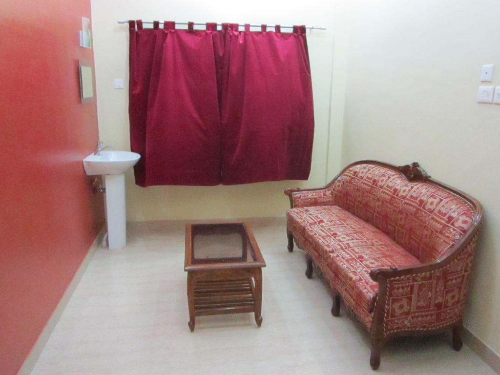 Himalaya Inn Service Apartment Kolkata Bilik gambar